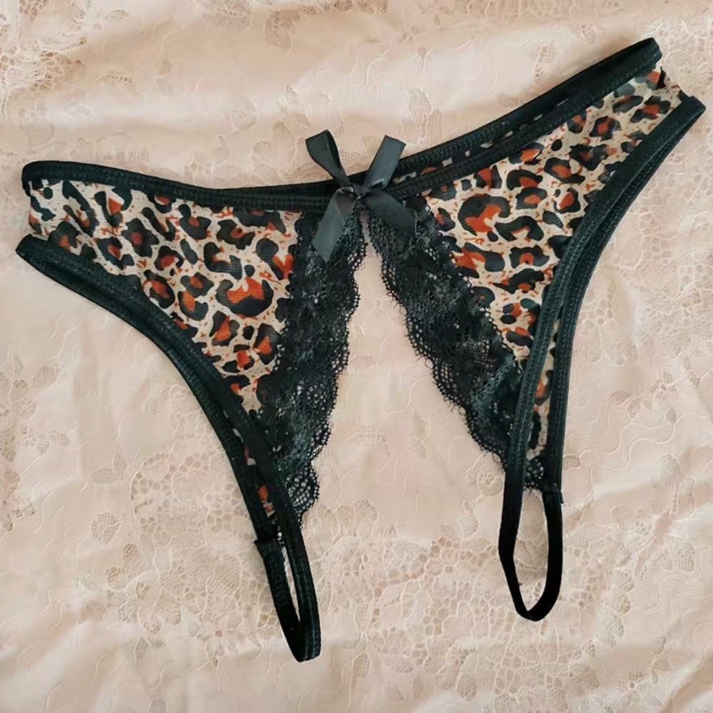 **SOLD** hold for Mike -***SOLD**Animal Print lace Crotchless panty sexy !!